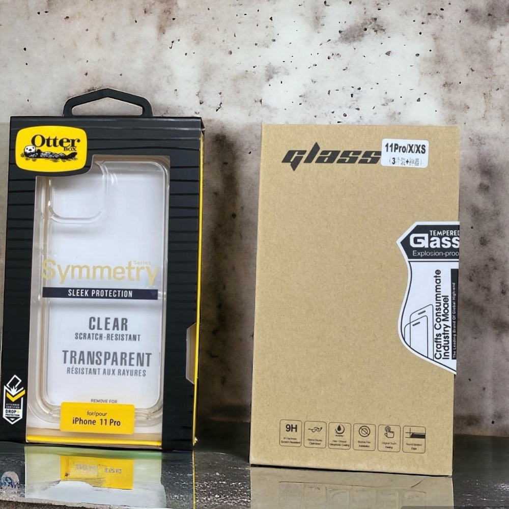 iPhone 11 Pro Otter box symmetry + screen